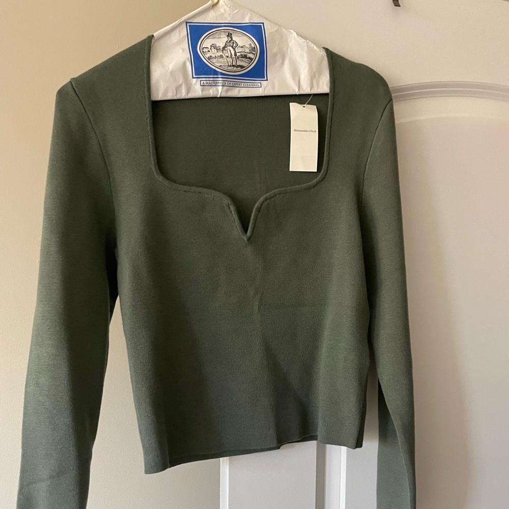 Abercrombie slim sweetheart sweater top
